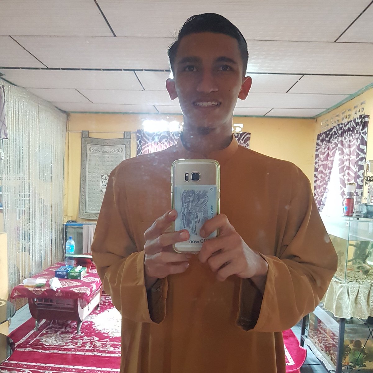 HidayatSkeleton's tweet photo. Changed. #NewProfilePic #MatYiYe #MirrorSelfie https://t.co/7NdjTQJWgU