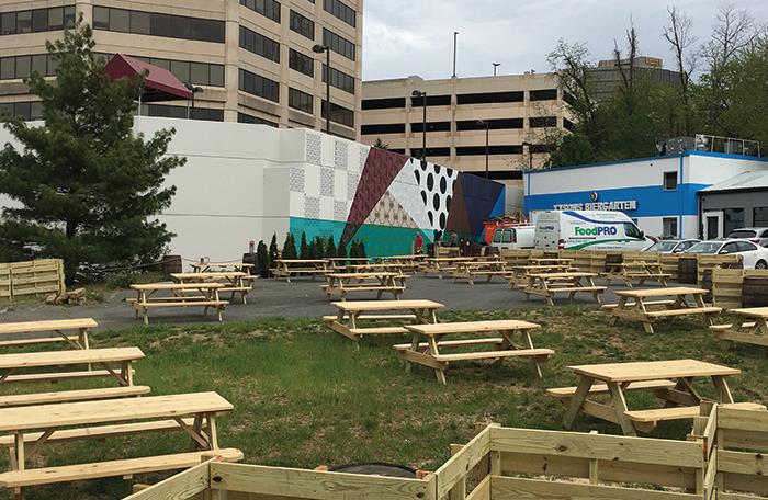 inTysons's tweet photo. Junkies Make Tysons Biergarten Their Pre-game Show Spot https://t.co/BnkflklP0k https://t.co/NhulKlIOg0