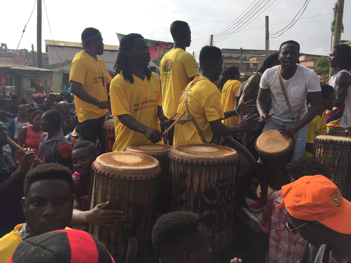VoyagesAfriq's tweet photo. #OguaaThings It's a carnival of pure fun on the streets of Cape Coast and @MTNGhana is in the midst of it all @Activ8Gh @kojofabio @thePOE_T https://t.co/7BchJ1okTd