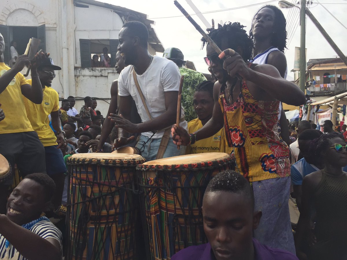 VoyagesAfriq's tweet photo. #OguaaThings It's a carnival of pure fun on the streets of Cape Coast and @MTNGhana is in the midst of it all @Activ8Gh @kojofabio @thePOE_T https://t.co/7BchJ1okTd