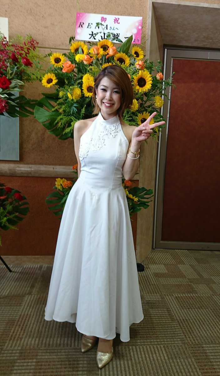 カトヤン 9 2小岩アーバンプラザでサラサ ダンシング パーク第15回公演theater 移りゆく時と共に 昼と夜の部にrenaさんが出演しました 何とrenaさん この公演が初舞台なのです 終演後はrenaさんと更紗麻衣子先生とのツーショット写真も撮らせて頂き