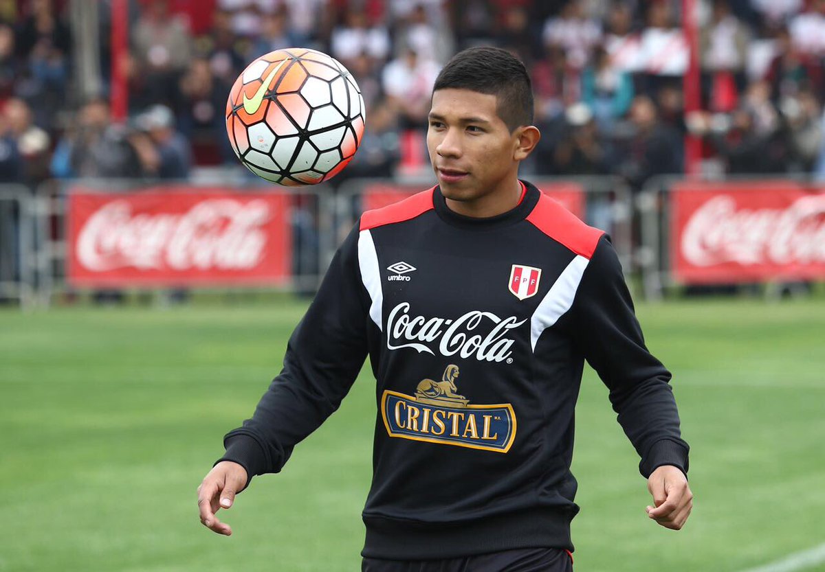 SeleccionPeru's tweet photo. #SeleccionMayor se prepara para el duelo ante Ecuador. ¡Vamos muchachos! ⚽️ https://t.co/ZimFV3neCI