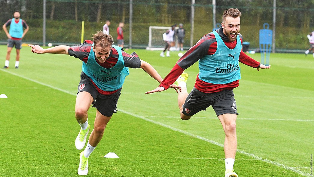 Really pleased these two are gonna be with Arsenal for the coming season. #FutureofEngland @RobHolding95 @CalumChambers95