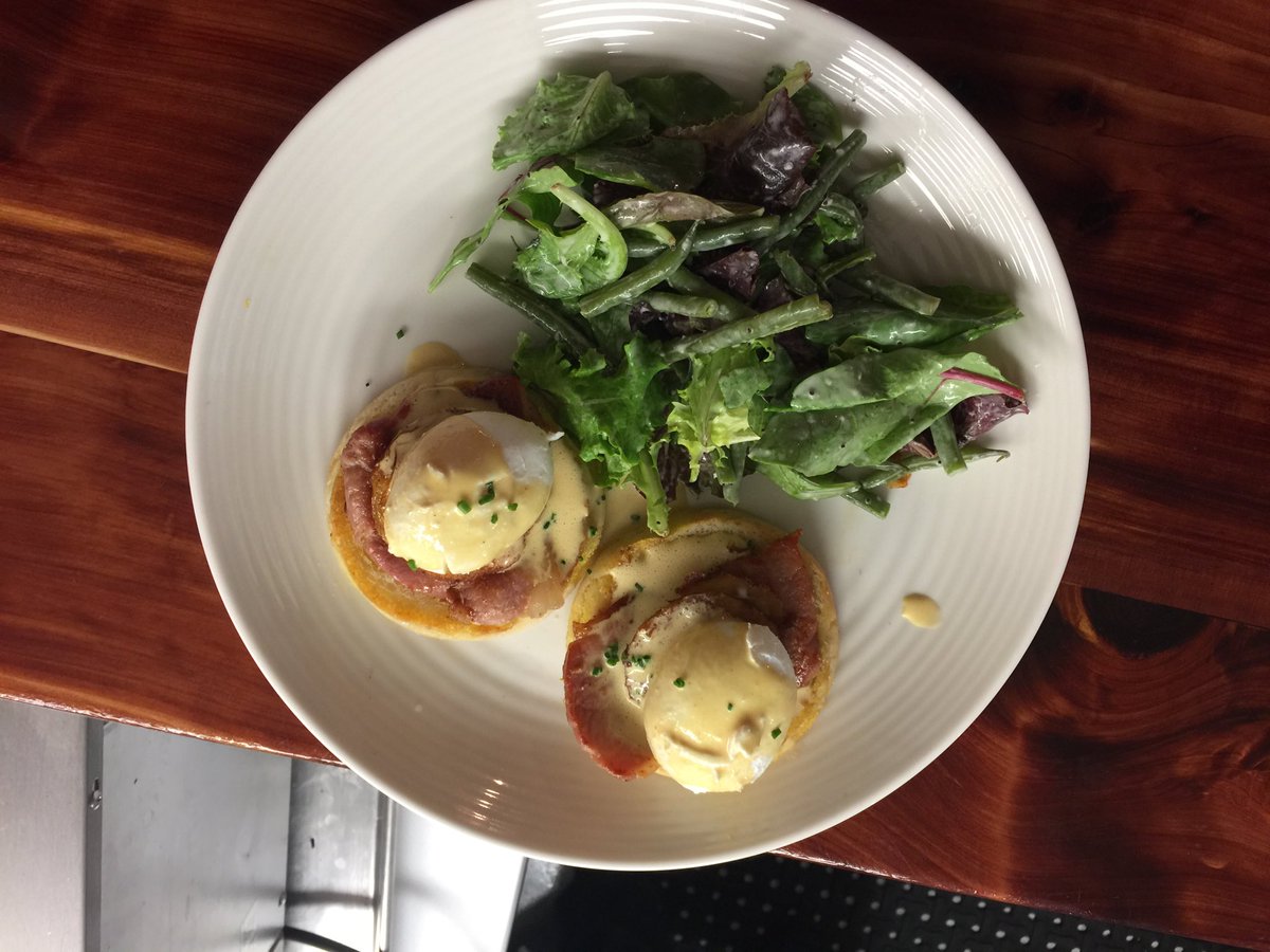 tweave10's tweet photo. #ejsurbaneatery come join us for brunch/lunch today!  It's a beautiful day in the west bottoms!!! https://t.co/GTBYqzD7Q4