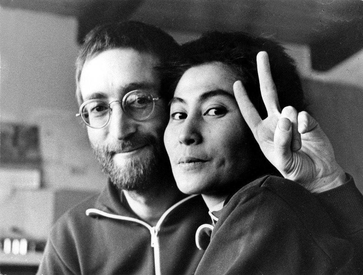 marsha_vivinate's tweet photo. Imagine.."you may say I'm a dreamer..Barack Obama an immigrants son-American president would use the John Lennon precedent to create DACA! https://t.co/NyPVCyljm8