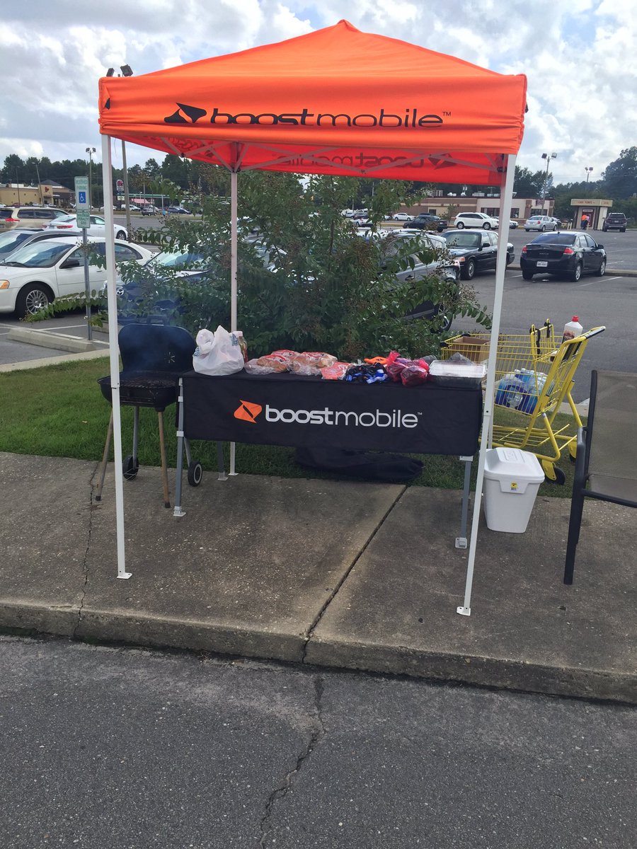 Wireless_xpress's tweet photo. Another successful tent event with the #boost family https://t.co/iPehdZYp9z