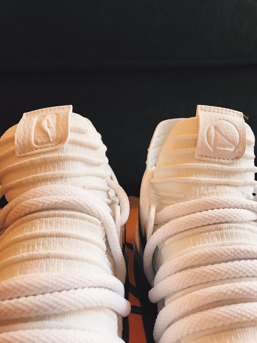 brkicks's tweet photo. The Nike KD 10 "Numbers" with the @NBA and @Warriors logos. 👀

📸 @JuliePhayer https://t.co/WVfYwJTg25