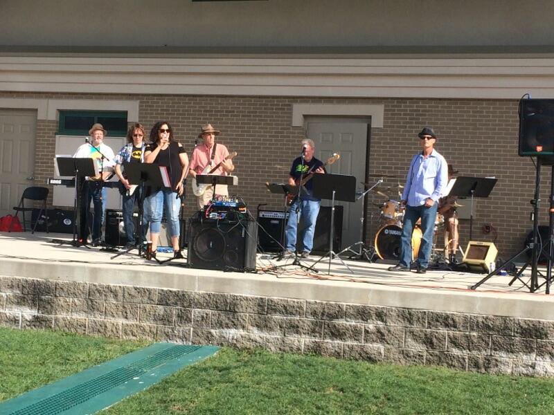 HeyFishersMusic's tweet photo. Fishers Switch Vibe performed serious Blues tunes during this mornings Fishers  Farmers Market at NPDA --awesome venue! https://t.co/gWXXwjr47E