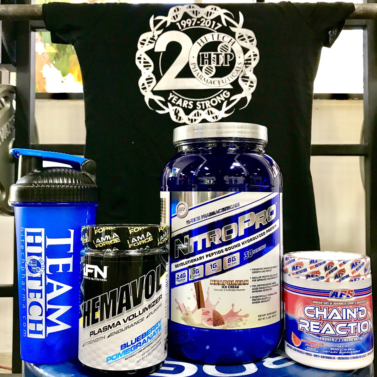 #GIVEAWAY: Win this 20th Anniversary Mini Stack, #NitroPro + Shaker/Shirt + #ChaindReaction + #HemaVol!! Enter, goo.gl/forms/6fvtT76V…!