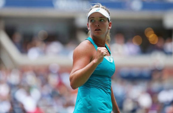 TSNTennis's tweet photo. 🇺🇸(20) Vandeweghe beats 🇵🇱(10) Radwanska in just under 3 hours to reach the Round of 16 at the #USOpen Next up, 🇨🇿Safarova. https://t.co/NCU0V5vhmq