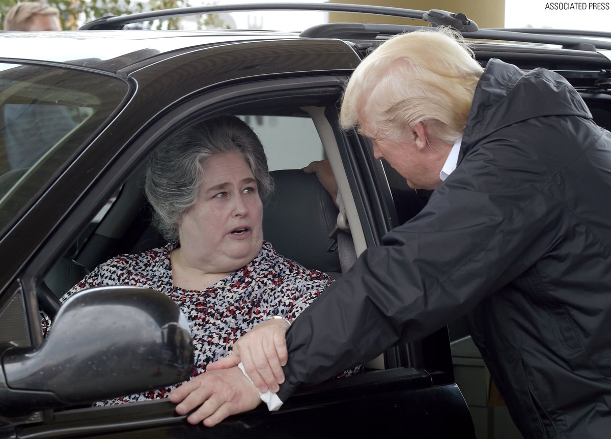 FoxNews's tweet photo. .@POTUS talks with a woman after helping to load donated items for people impacted by #HurricaneHarvey during a visit to Pearland, Texas. https://t.co/JmmGUe5S1X