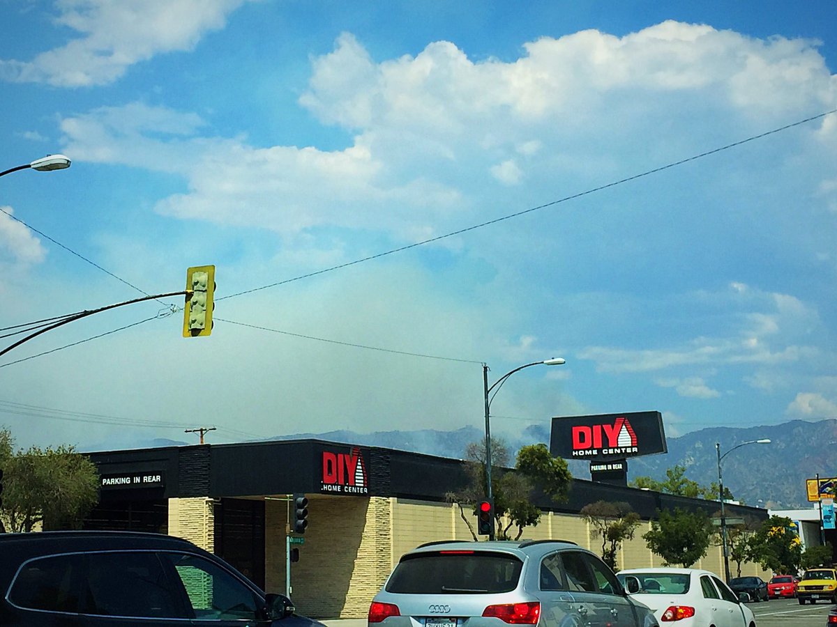 ivanlovegren's tweet photo. Be safe everyone!

#MyDayInLA #MyDayInBurbank https://t.co/pIwDmzqTok