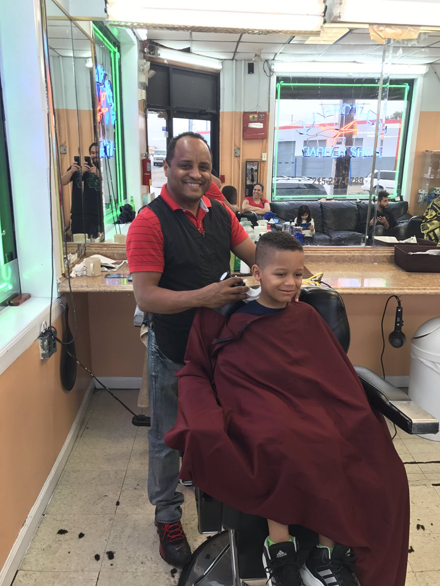 SoloFrankieB's tweet photo. Dominicans got Zekey ready for 1st day of Kindergarten.
#FirstDayFresh
#Mohawk
#StraightedgeRazor
#LosBrothersBarbershop💈 https://t.co/ur8Wxa97yz