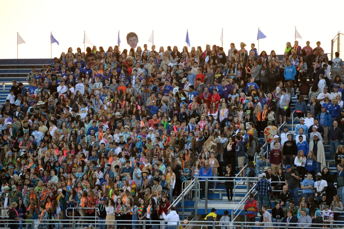 TOP Student Section tweet media