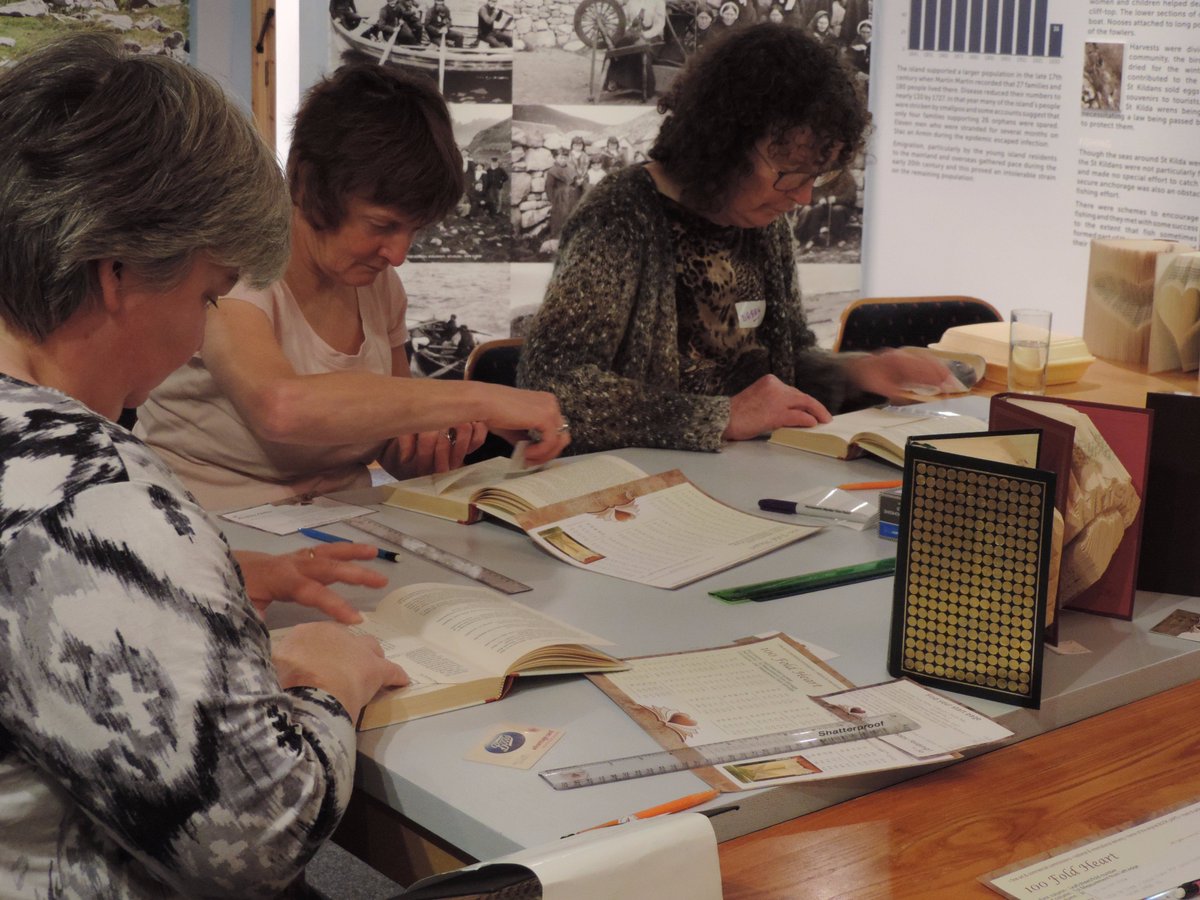 SkyeBookFest's tweet photo. Jo Cowie led another brilliant workshop today @SkyeBookFest https://t.co/El1k1XDwF0