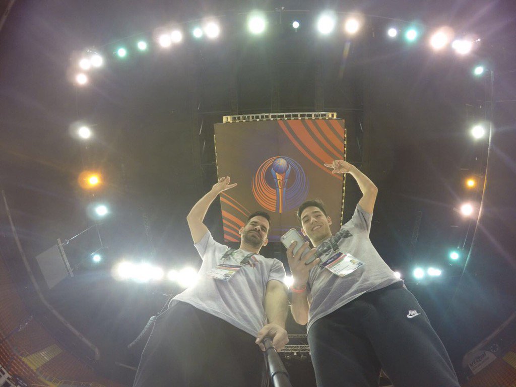 Ekito1984's tweet photo. Aca con @rodriJRosso y el @powerteambasket en la #AmeriCup2017 https://t.co/4GuFK09Oq9