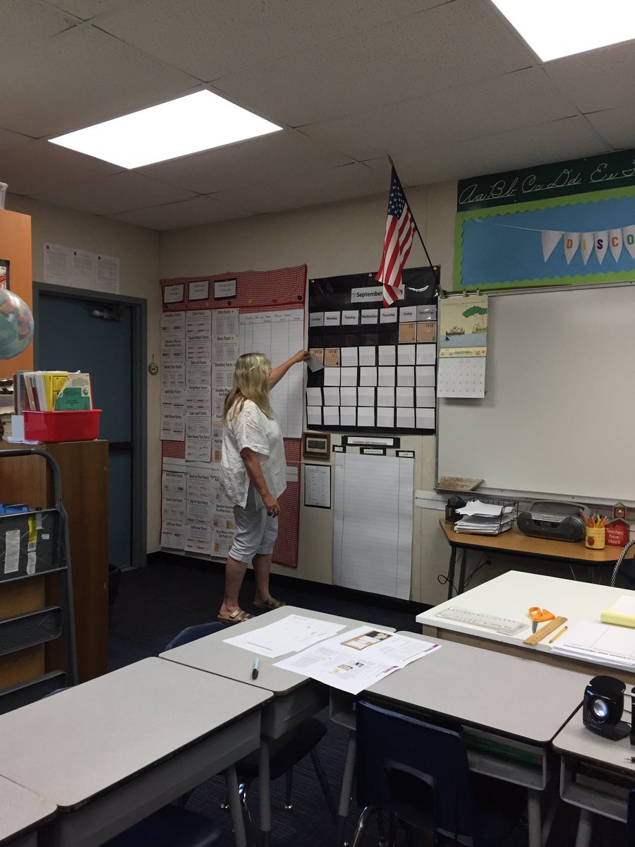 AaronAperalta's tweet photo. Ts present math corners during gallery walk. Excited 2 see our kids with engaging, hands on math curriculum #vicbridges https://t.co/KgLr4UkWH4