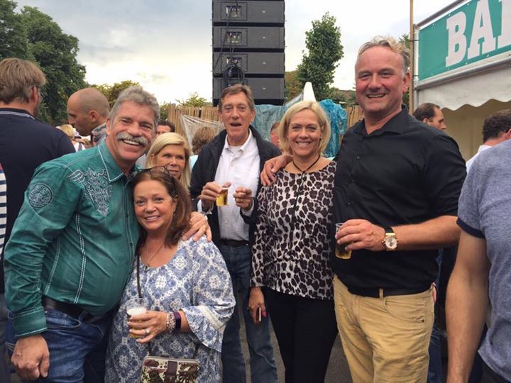 Ernstdoff's tweet image. Tagged!