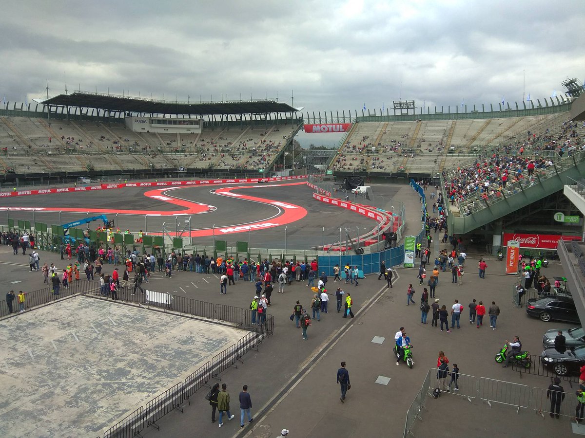 MSTVPLAY's tweet photo. Lánzate al @autódromohn y disfruta del #Paddock abierto 🏁🚗 https://t.co/OrwxXHPFGx