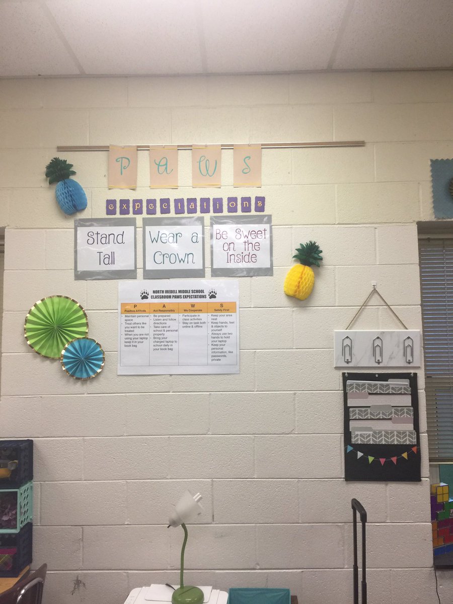 ms_walle's tweet photo. First week was a success! #classroomsetup2017 #lwylearniss #Back2School #Teacherlife #NIMSrocks https://t.co/gOpwSvHP5O