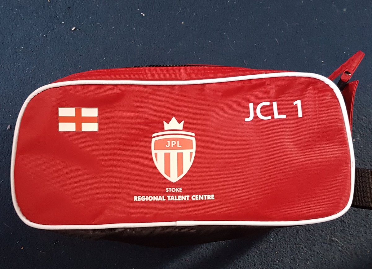 ianl2001's tweet photo. Glove bag sorted, ready for the new season with @JPLStokeRTC #teamjpl #keeperid https://t.co/vZv8DnFEyx