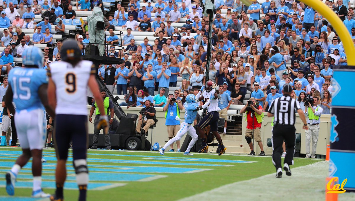 The catch 👐

First TD of the year for <a href="/CalFootball/">Cal Football</a> 

#GoBears