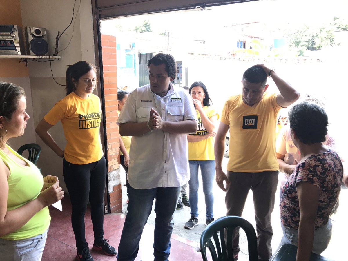 CarlosPaparoni's tweet photo. Más que un candidato, los venezolanos elegirán este #10S a quien debe liderar la lucha en cada esto del país. #Lagunillas #Mérida https://t.co/f7Z4dfGYs4