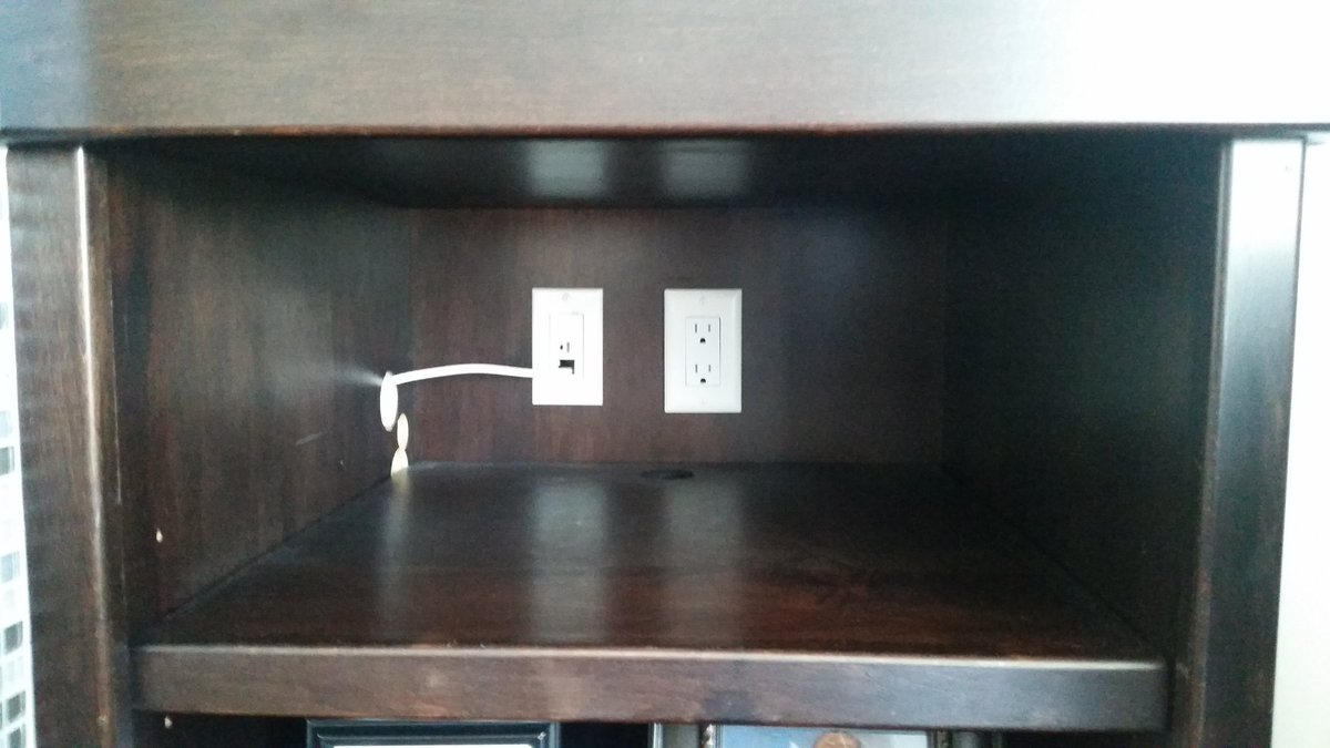 rickwarawa's tweet image. Former site of the cable box times continue to change #cutthecode in our house #noonewatchesTV