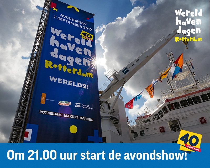 Wereldhavendgn's tweet photo. De laatste voorbereidingen worden getroffen en dan is het eindelijk zover, de avondshow van de #Wereldhavendagen! #Werelds https://t.co/qes0fJgvMe