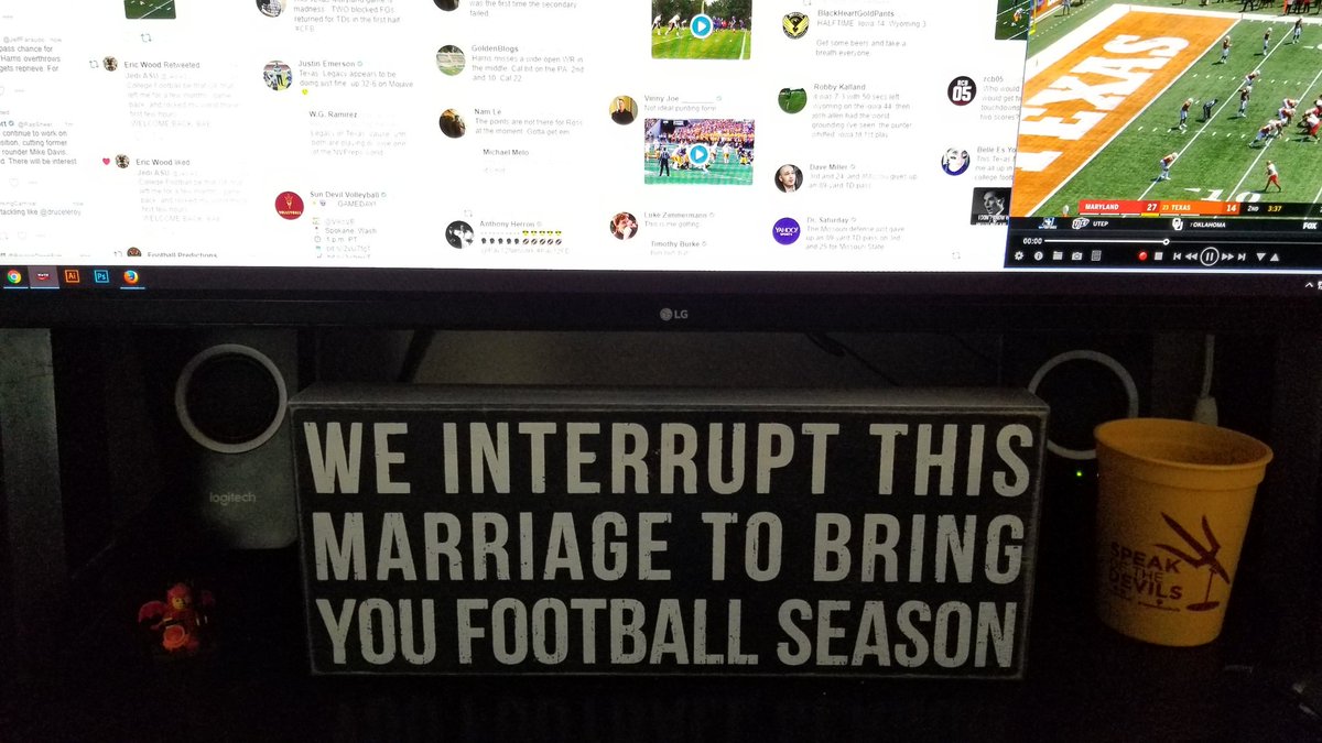 JediASU's tweet photo. MrsJediASU gave this to me several years ago.
I bring it out in #KickOffSaturday.
Happy New Year, fam! https://t.co/023fLYWiI9