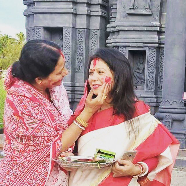 CutiePieReetu's tweet photo. @fbb_india @fbbonline #SaptamiWithfbb @138_das @ankit_singh0 @subhadeep0 Durga Pujo is special! So is Saptami! Here's my previous year pujo looks! https://t.co/y56WZyvpga