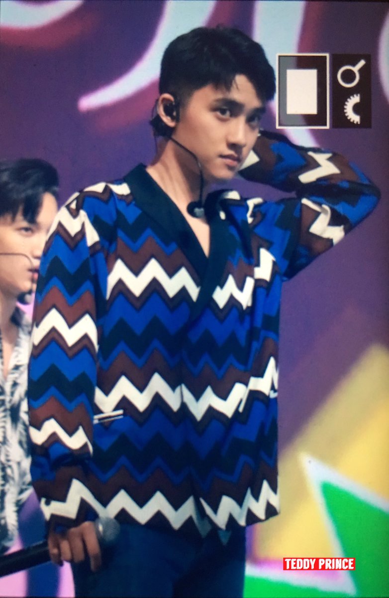 TeddyPrince1412's tweet photo. #디오 #경수 170902 Music Bank Jakarta Preview https://t.co/7WZ8K6JhaQ