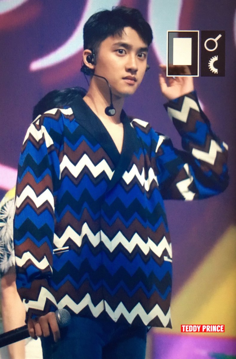 TeddyPrince1412's tweet photo. #디오 #경수 170902 Music Bank Jakarta Preview https://t.co/7WZ8K6JhaQ