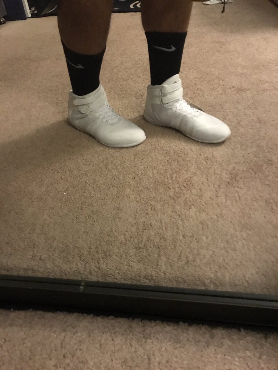 Austin_RyanB's tweet photo. So these bad boys came in yesterday from @Nfinity needless to say "happy camper" #feeling22again https://t.co/Sm3RQ0gLJC