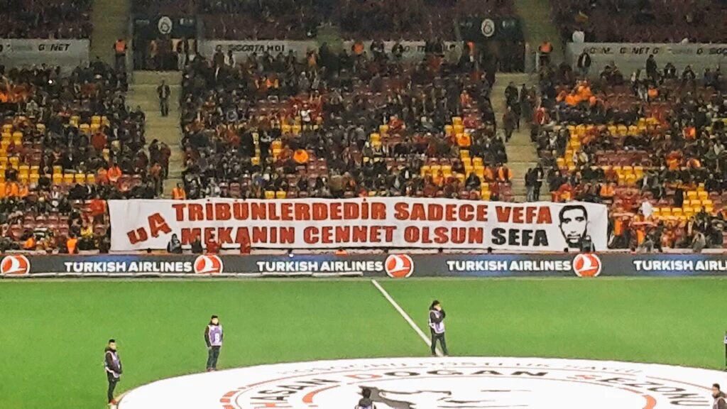 Tribünlerdedir sadece vefa..
Mekanın cennet olsun #SefaKalya