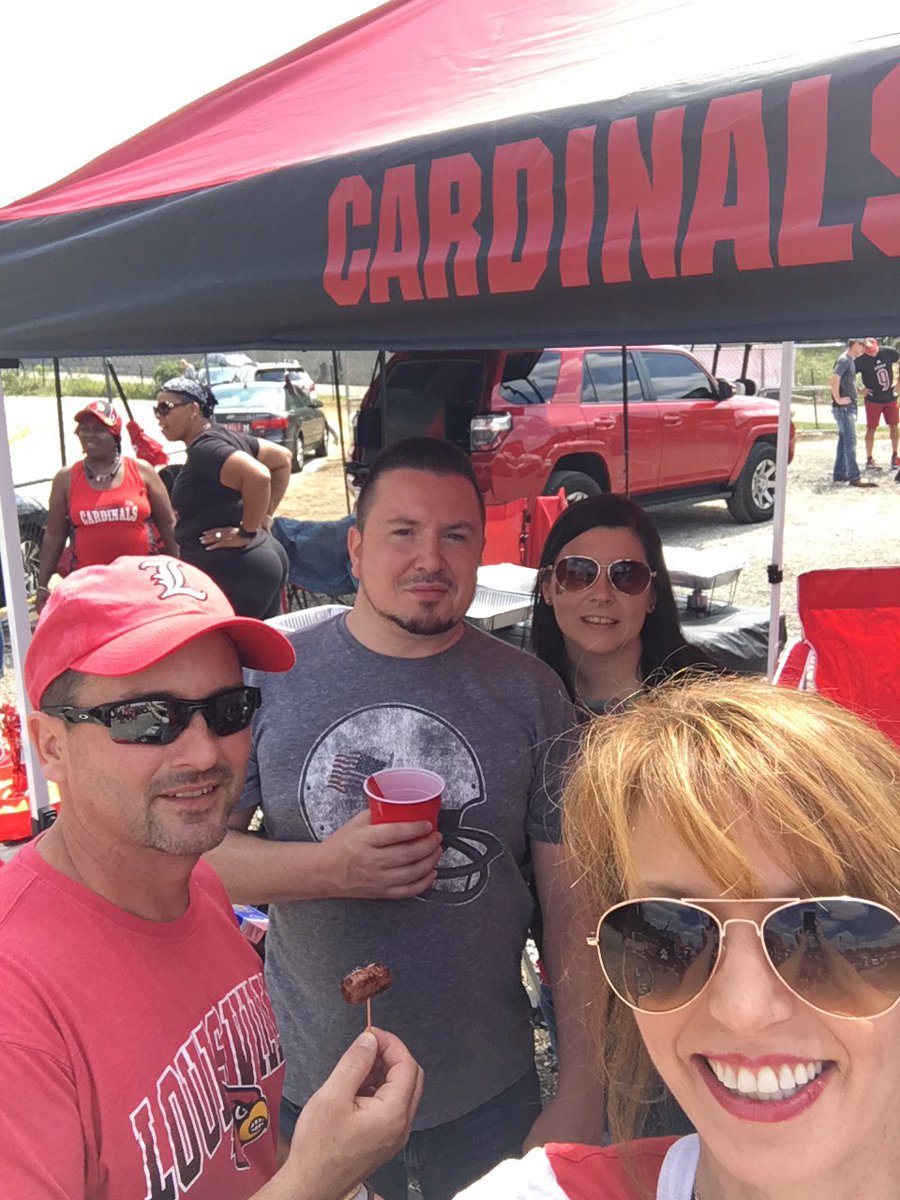CLowery05's tweet photo. #Weinersup Boilers Down! Let's #gocardsbeatpurdue #CardNation https://t.co/vLqulsfu9i