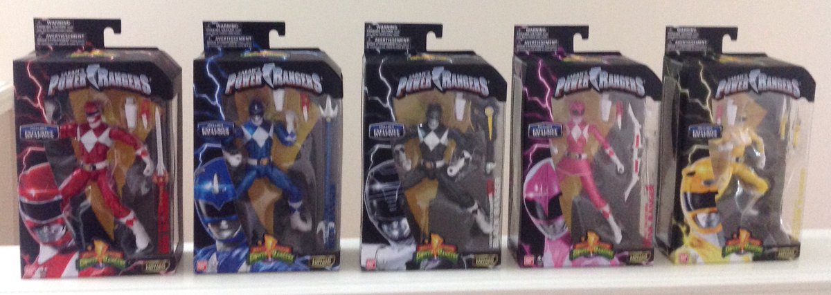 JohnPGreen's tweet photo. There has been some confusion.

Yes, this wave is finally out in the U.S. 🇺🇸

#PowerRangers #LegacyCollection #PowerWeapons #MetallicArmor https://t.co/lxAW6cyYBF