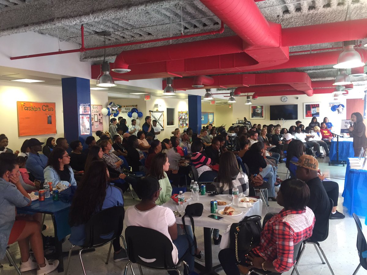 COOJoelM's tweet photo. New Student Oreination at the @BerkeleyCollege White Plains campus with our new student Residents #WelcometoBerkeley https://t.co/RqDxnwFmaS