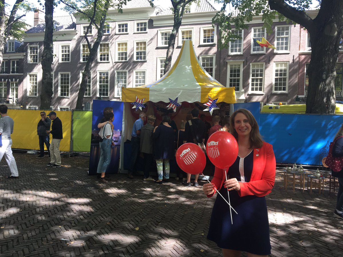 We have given away more than 5000 items today from our American booth at the  <a href="/EmbassyFestival/">Embassy Festival</a>!
Did you get something? 🎈🇺🇸🇳🇱