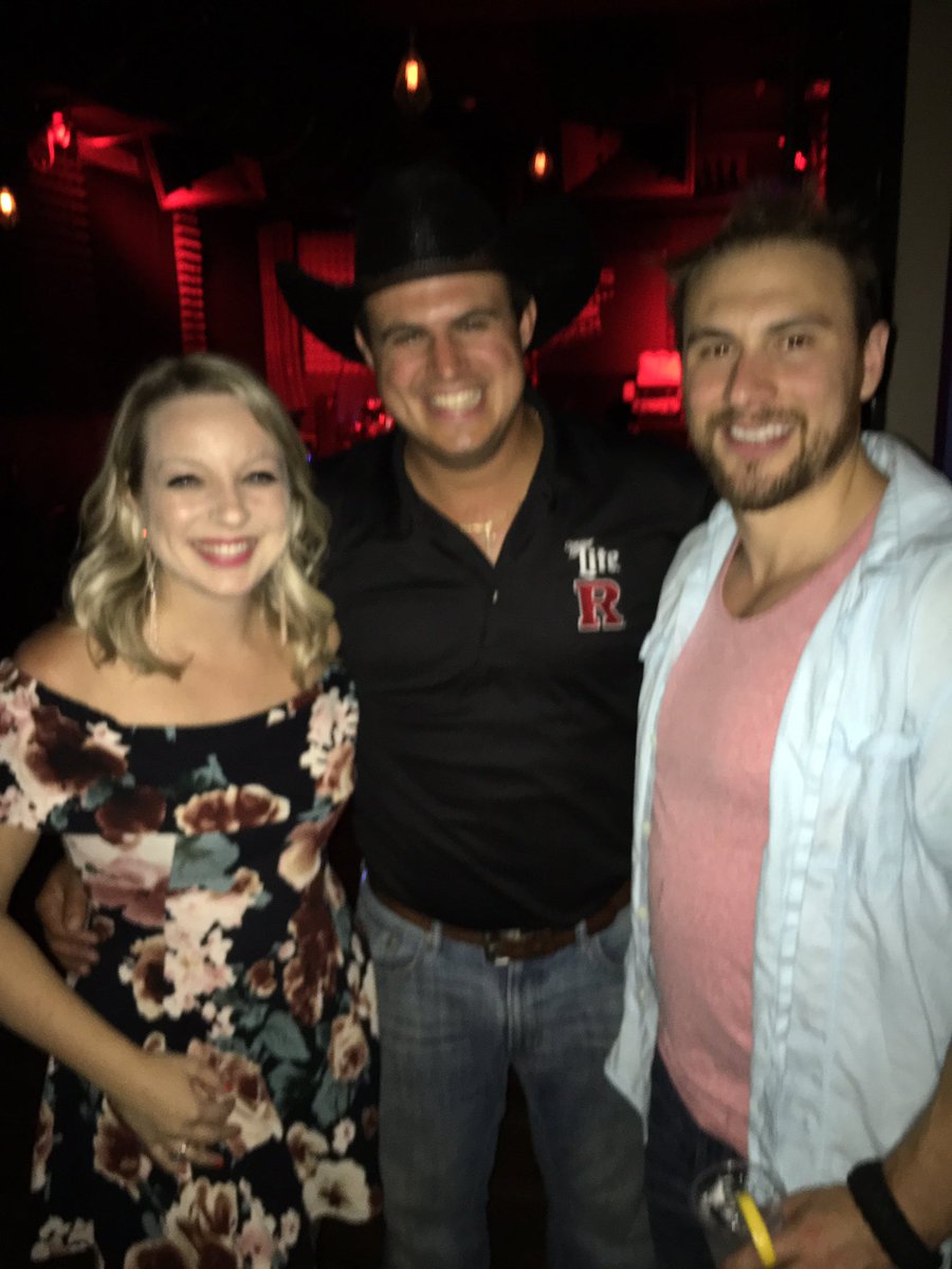 CountryRoundUp_'s tweet photo. Great time last night at @maxwellsnj ! @octoberrosectry @spinnmusic &amp; Carolyn Miller KILLED it 🤠👍🏻🎸! #JerseyCountry #SupportLocalMusic https://t.co/wuJssTmW4Y