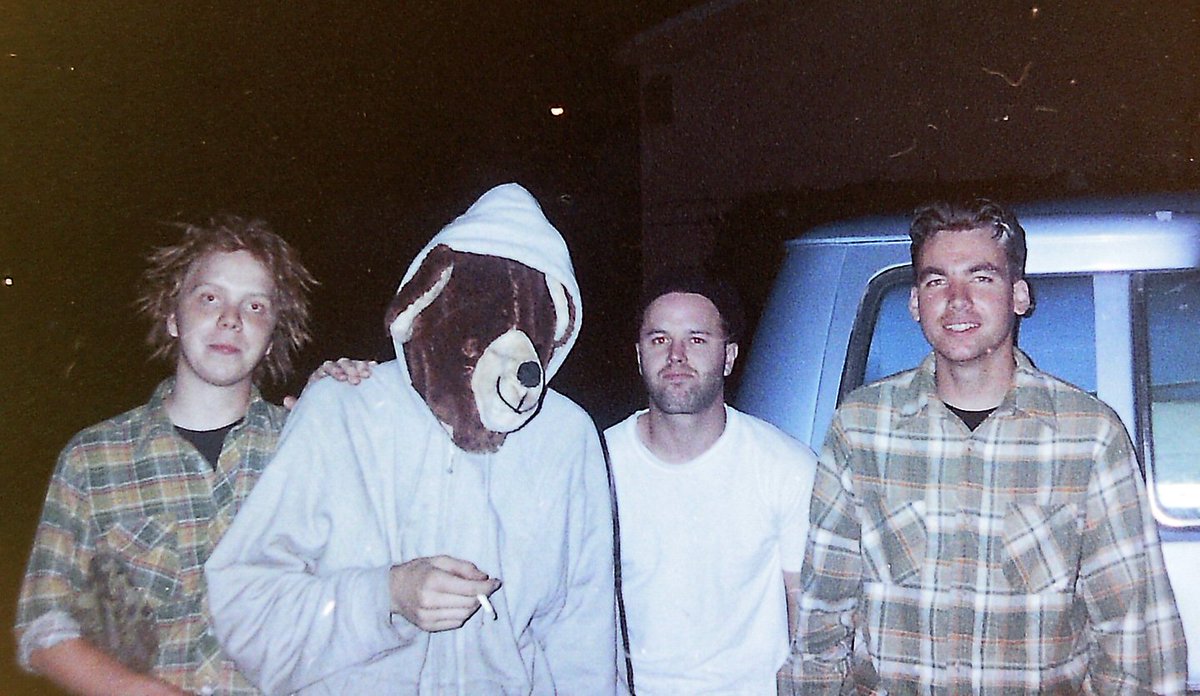 JAWBREAKER. #RiotFest

Sadly, we can't make it out there.
Here's something from way back in another era though:

nobodysnose.com/jawbreaker-at-…