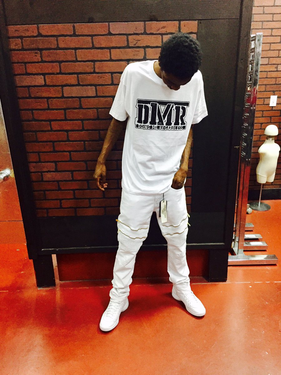 GAGEUNDA's tweet photo. Lil Bro Got His Issue #DMR #DoingMeRegardless https://t.co/GDZIFUUikl