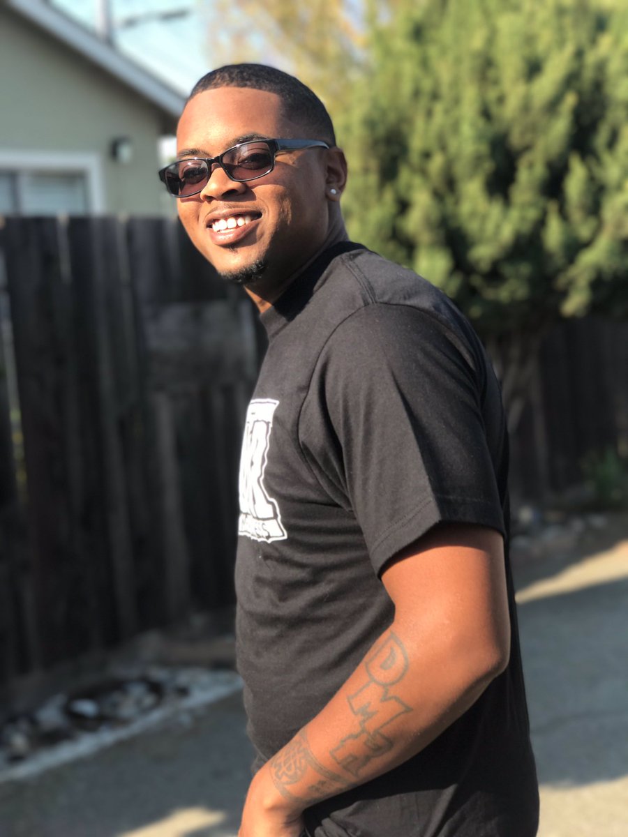 GAGEUNDA's tweet photo. #DMR #DoingMeRegardless https://t.co/EsQjQaze0Y