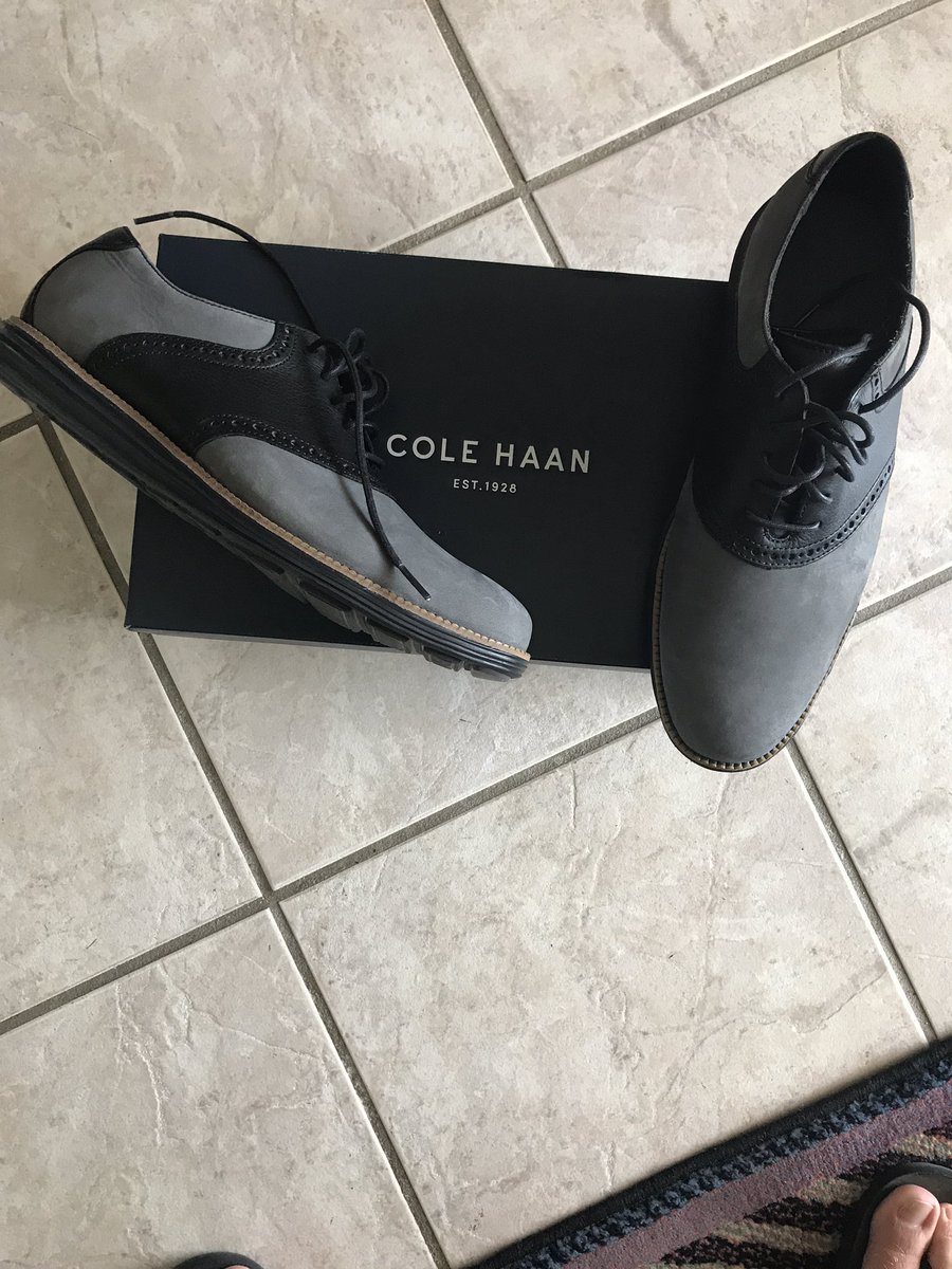 mjvena's tweet photo. Delivered on time for #LaborDayWeekend from @DSWShoeLovers Another pair of comfy @colehaan Original Grand II Oxford #ColeHaan #OriginalGrand https://t.co/Fc9yZe7oXX
