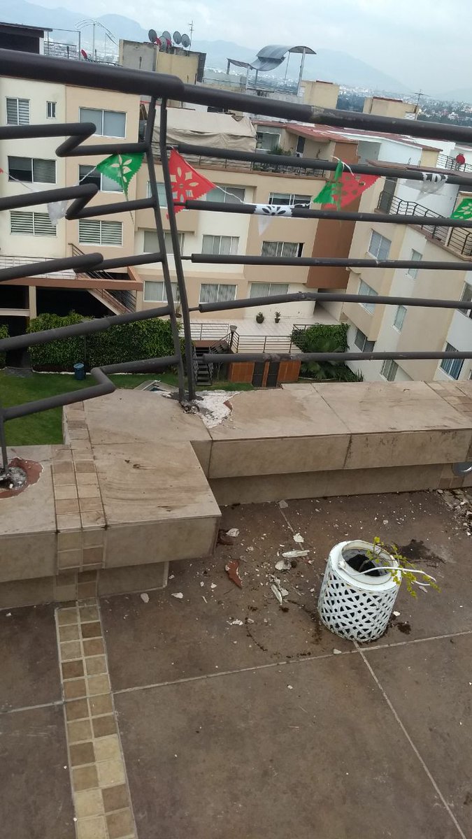 LaMarys's tweet photo. como cuando te explota el boiler de tu casa, ahora si que gracias que no hubo heridos ni muertos verdad @duz8 cc @BoschMexico den respuesta https://t.co/ZtVYVymXck