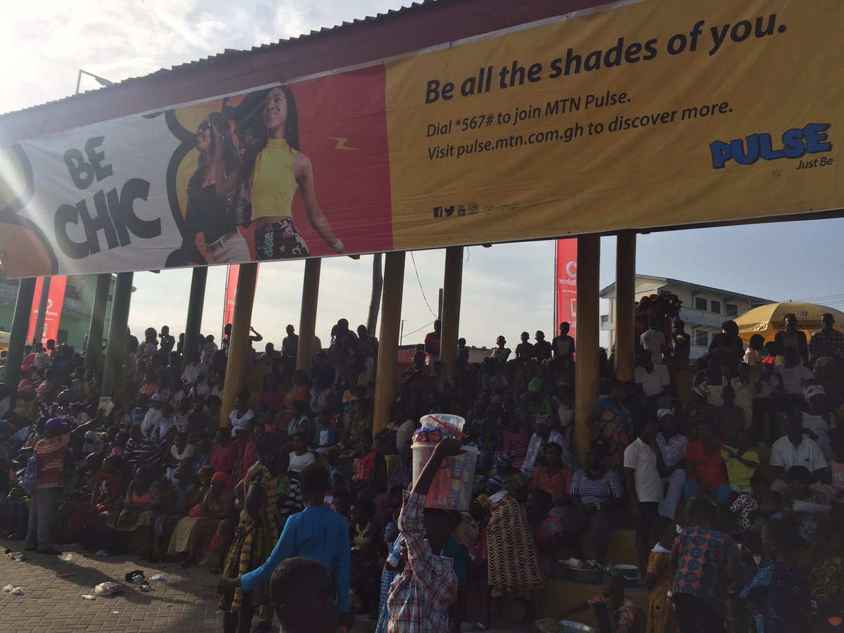 VoyagesAfriq's tweet photo. The celebration of this year's #FetuAfahye is at its climax and the crowd at the durbar grounds is incredible! #OguaaThings @Activ8Gh https://t.co/JnpP8Eg7S3