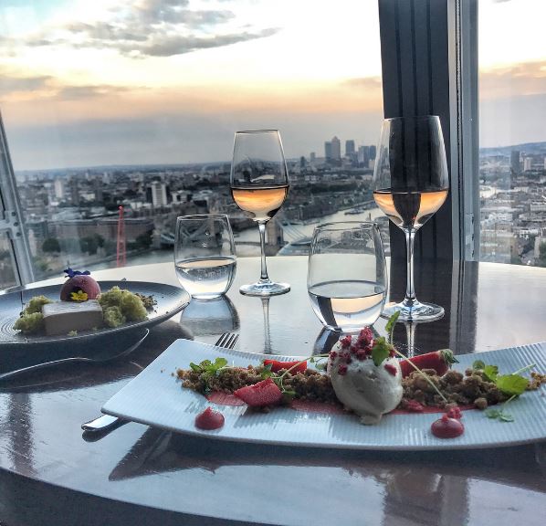 Indulge in a dessert whilst watching the sun set over London. Thanks to 'bonnie.ctz' on Instagram for this beautiful photo. #aquashard