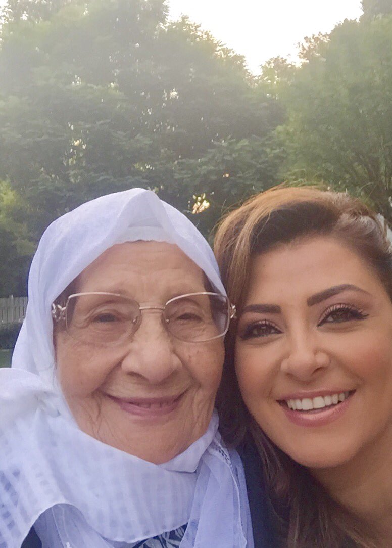 AljamalSalma's tweet photo. ستي قصة نكبة48 فنكسة67 فتغريبة 2011 السورية إلى أمريكا، تركت مجبرة كل بيوتها لتلقى وجه ربها في الغربة.
رحلة تهجير واقتلاع وتشريد
رحمك الله🙏🏼 https://t.co/bBrRXkNez7