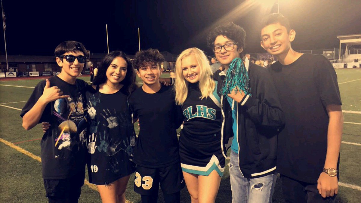 JoseBecerrilJr's tweet photo. already know the lads and i were feeling it last night #sunsetbowl https://t.co/cIrnnvwFlX