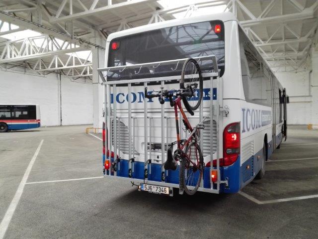 plazasbolsillo's tweet photo. Los racks para bicicletas en el transporte público promueven la intermodalidad y son un aporte al medio ambiente #BusBikerack @mtt_chile https://t.co/oHVgHzcCnd